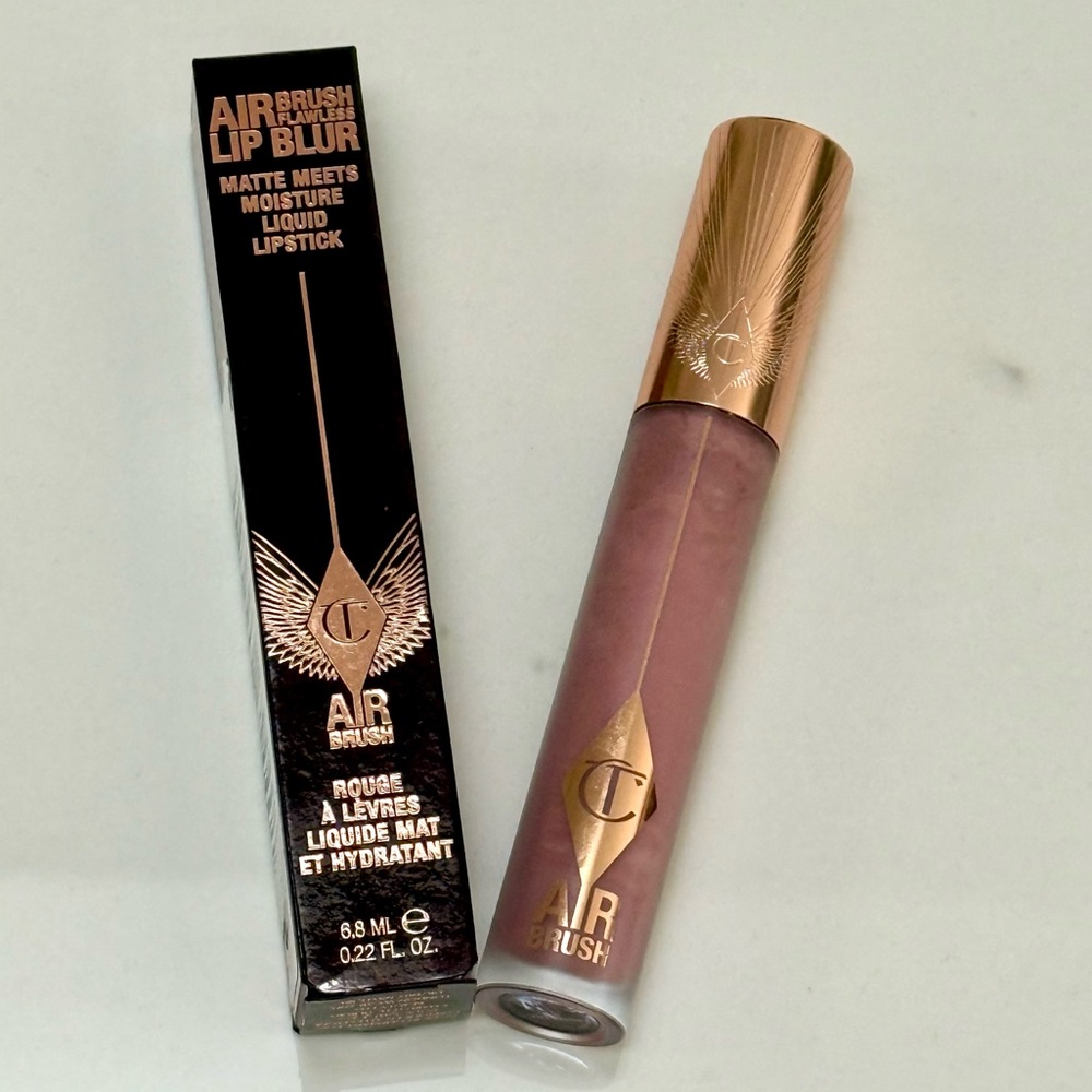 NWT - Charlotte Tilbury Airbrush Flawless Matte Lip Color